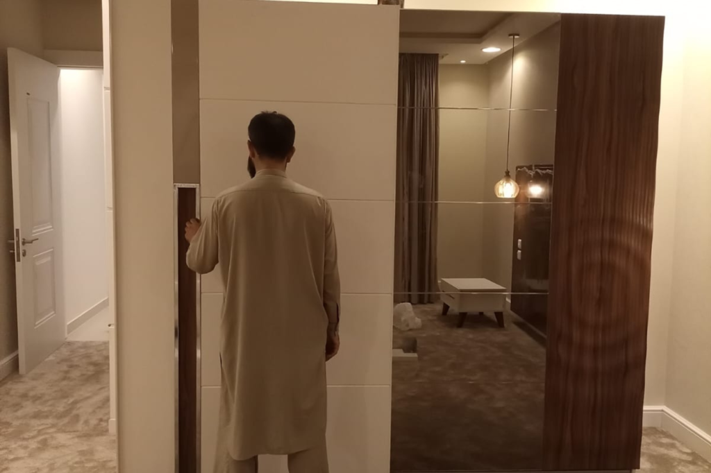 نجار حي العليا الرياض